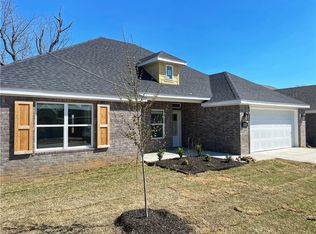 3054 E Coolridge St, Fayetteville, AR 72701