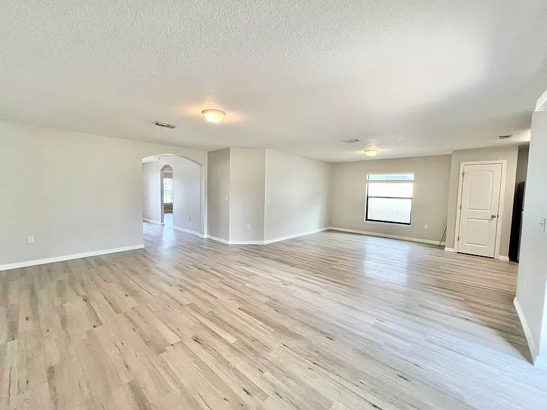 2664 Rotherham Rd — Photo 7