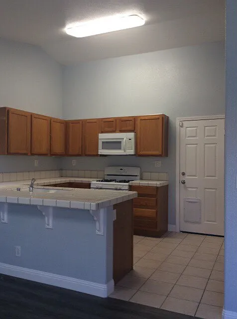 4 bed, 1611 sqft, $3,500 — Photo 4