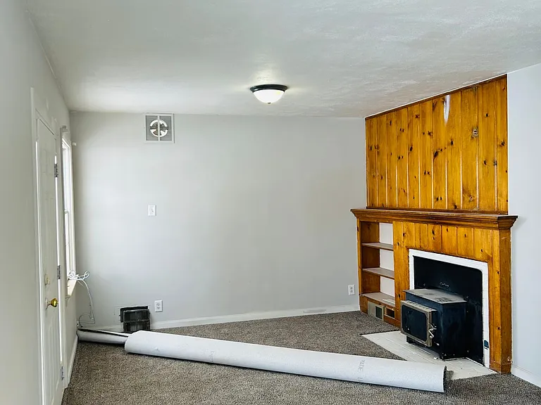1302 S 4th Ave — Photo 3