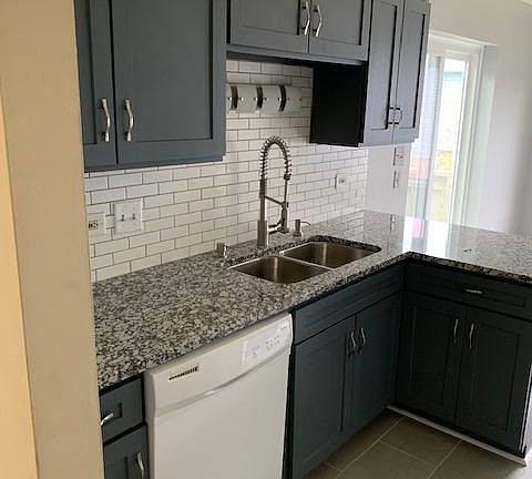3rd image of 1644 Commodore Ct #1600