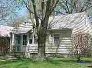 1934 Rainbow Dr, Cedar Falls, IA 50613