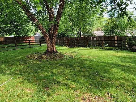 5th image of 7658 Dalglen Dr