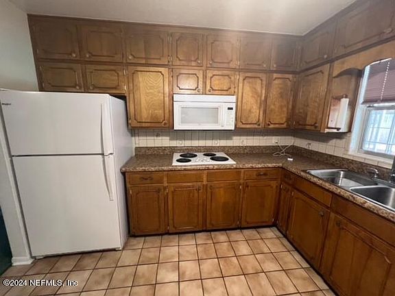 3rd image of 5104 MCMANUS Drive