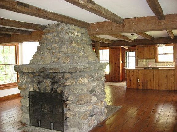 3rd image of 8 Saward Ln
