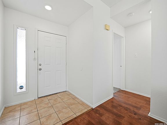 5th image of 271 Saddlebrook Dr