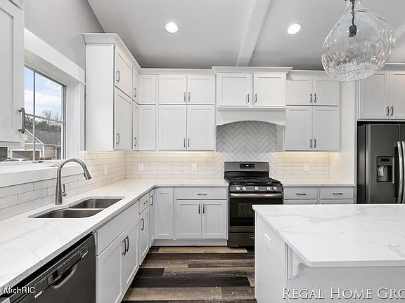 4th image of 855 S Center Park Dr SW #21