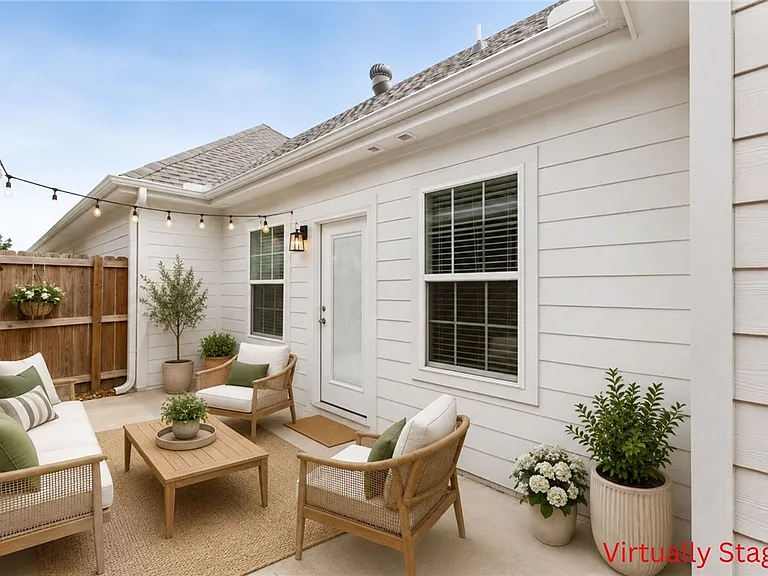 830 NE Heights Ln — Photo 31