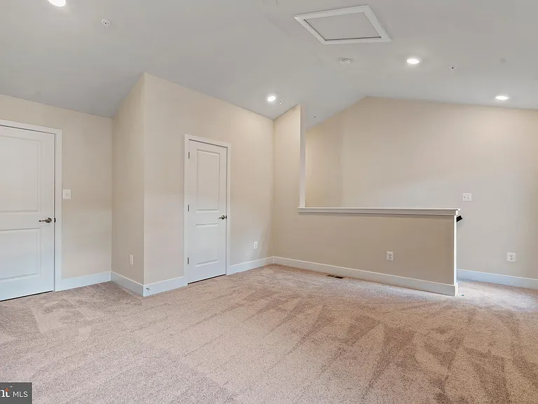1421 Clingmans Dome Dr — Photo 34