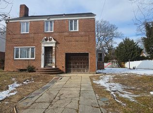 770 W Broadway, Woodmere, NY 11598