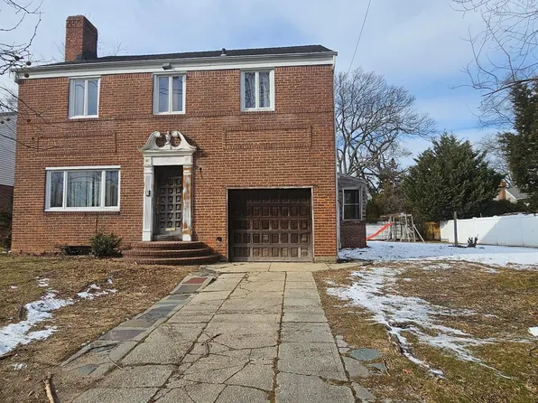 770 W Broadway, Woodmere, NY 11598