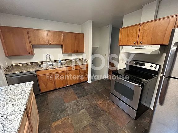 4th image of 4565 Moorhead Ave
