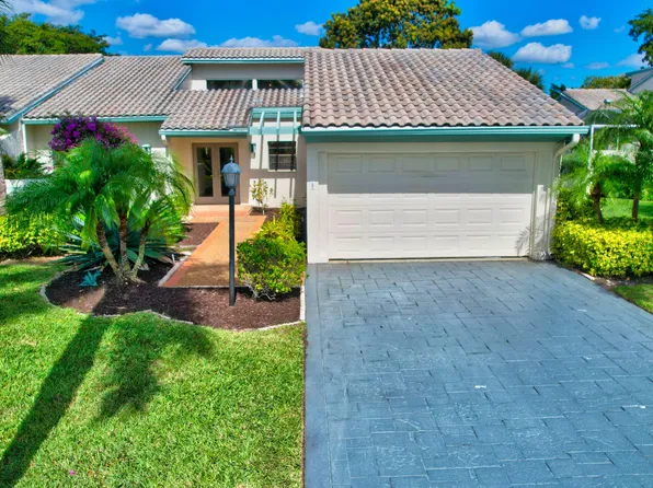 9 Cambridge Drive, Boynton Beach, FL 33436