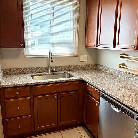 3345 Horton St — Photo 6