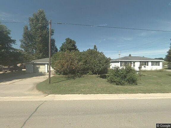 1st image of 423 E Victory Way