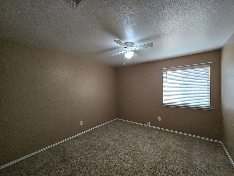 5812 Durango Dr — Photo 21