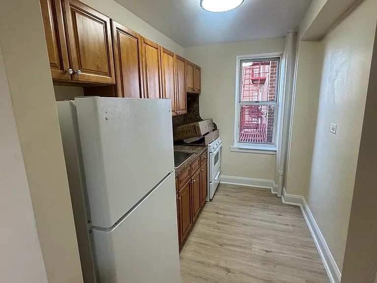 2072 20th Ln #2E — Photo 2
