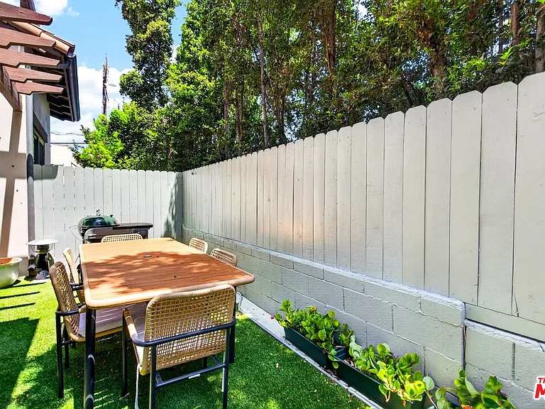 1327 Euclid St #3 — Photo 20