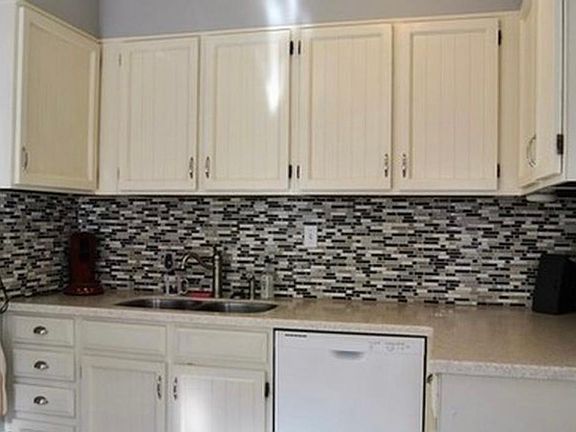 5th image of 372 N Ogden St