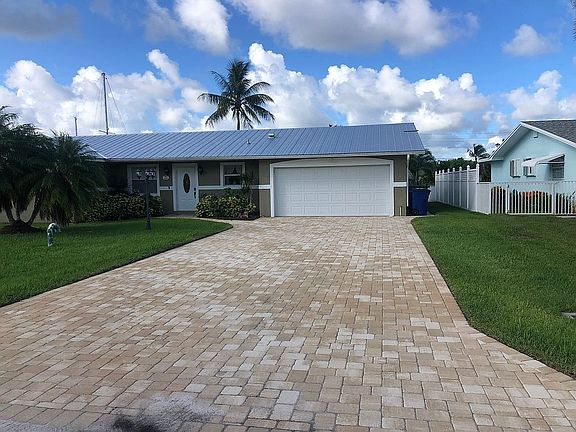 3rd image of 1314 SW Seagull Way