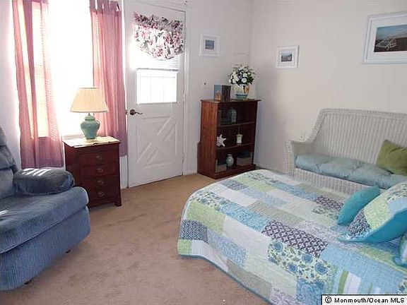 4th image of 891 Inverness Court #C