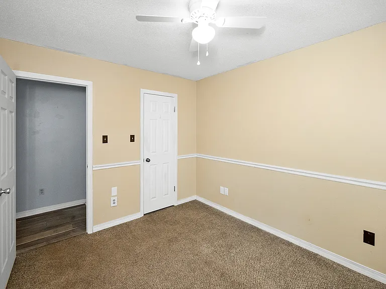 115 Donna Cir — Photo 17