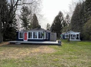 5960 Lakeshore Rd N, Palms, MI 48465