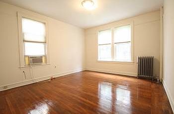 2nd image of 3055 33rd St APT 3R