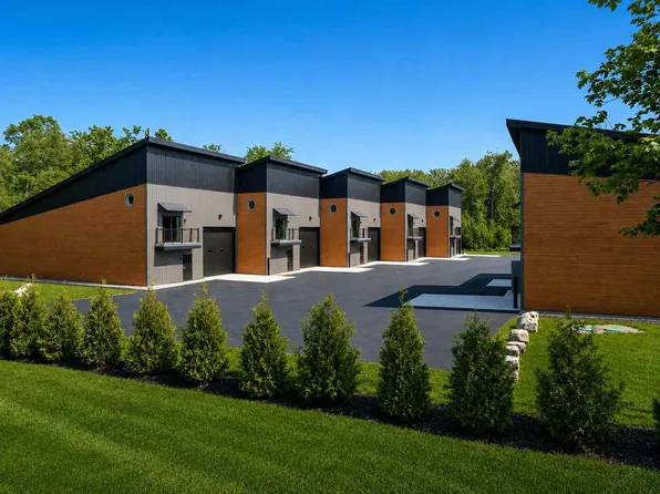 9336 Us Highway 31 N Suite 11, Charlevoix, MI 49720