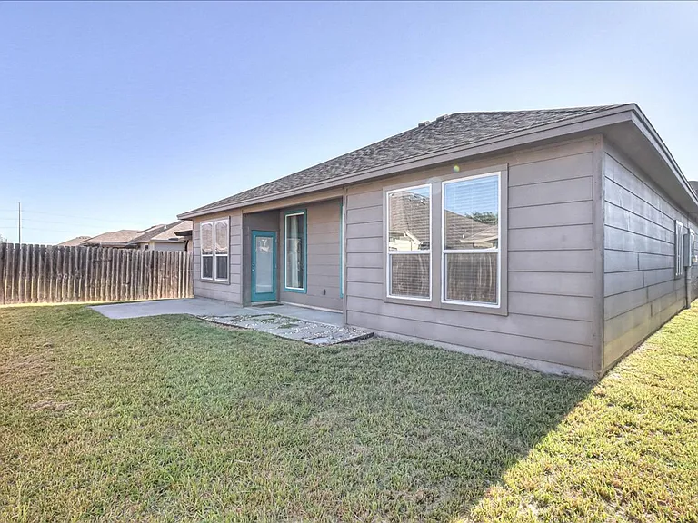 2217 Ibis — Photo 44