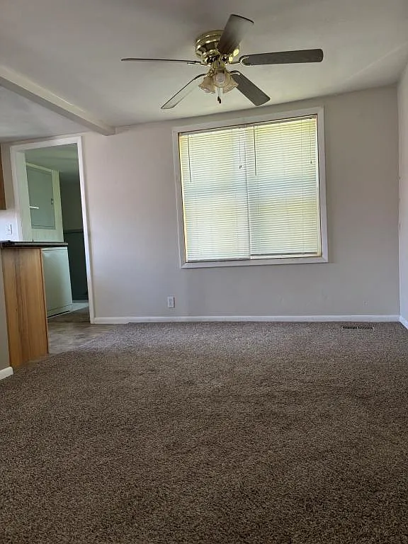 521 Freimuth Ave — Photo 3