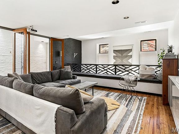 5th image of 2848 McNair Ave