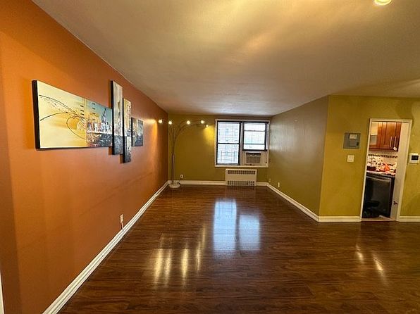 2240 Burnett St APT 4C