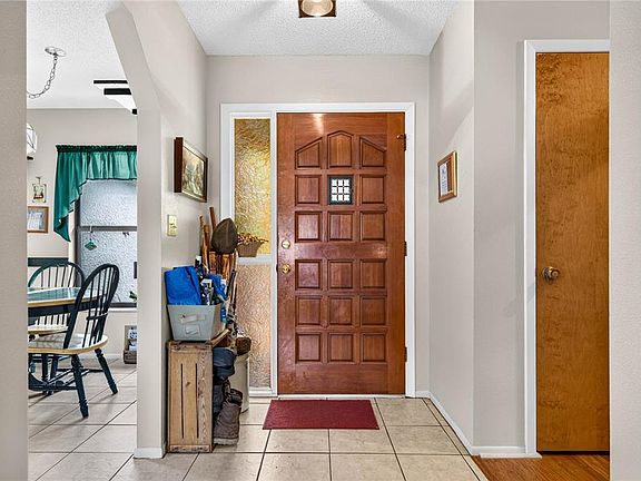 2nd image of 7706 Willow Brook Ct