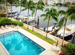 2300 Diana Dr APT 302, Hallandale Beach, FL 33009