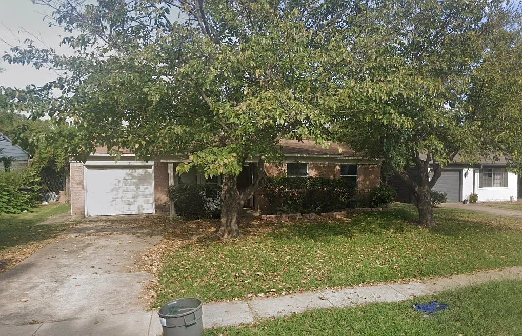 4 bed, 1140 sqft, $2,200 — Photo 1