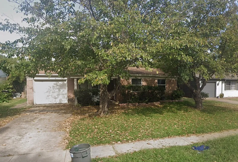 4838 Bedford Dr