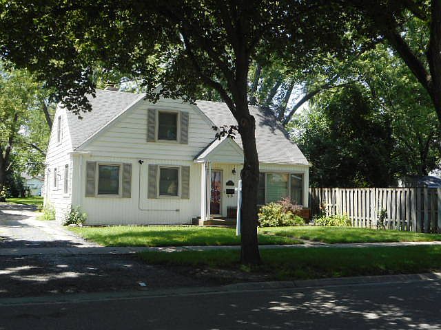 1st image of 834 N Dryden Ave