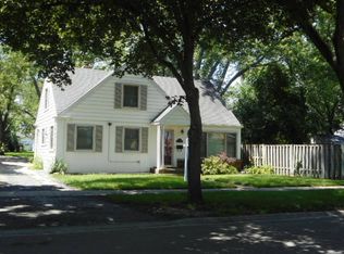 834 N Dryden Ave, Arlington Heights, IL 60004