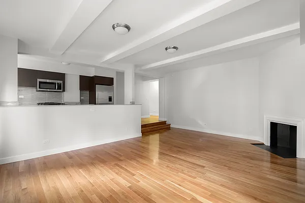 Rented by Stonehenge NYC LLC | media 9