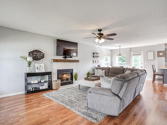 4th image of 143 Brooksedge Dr