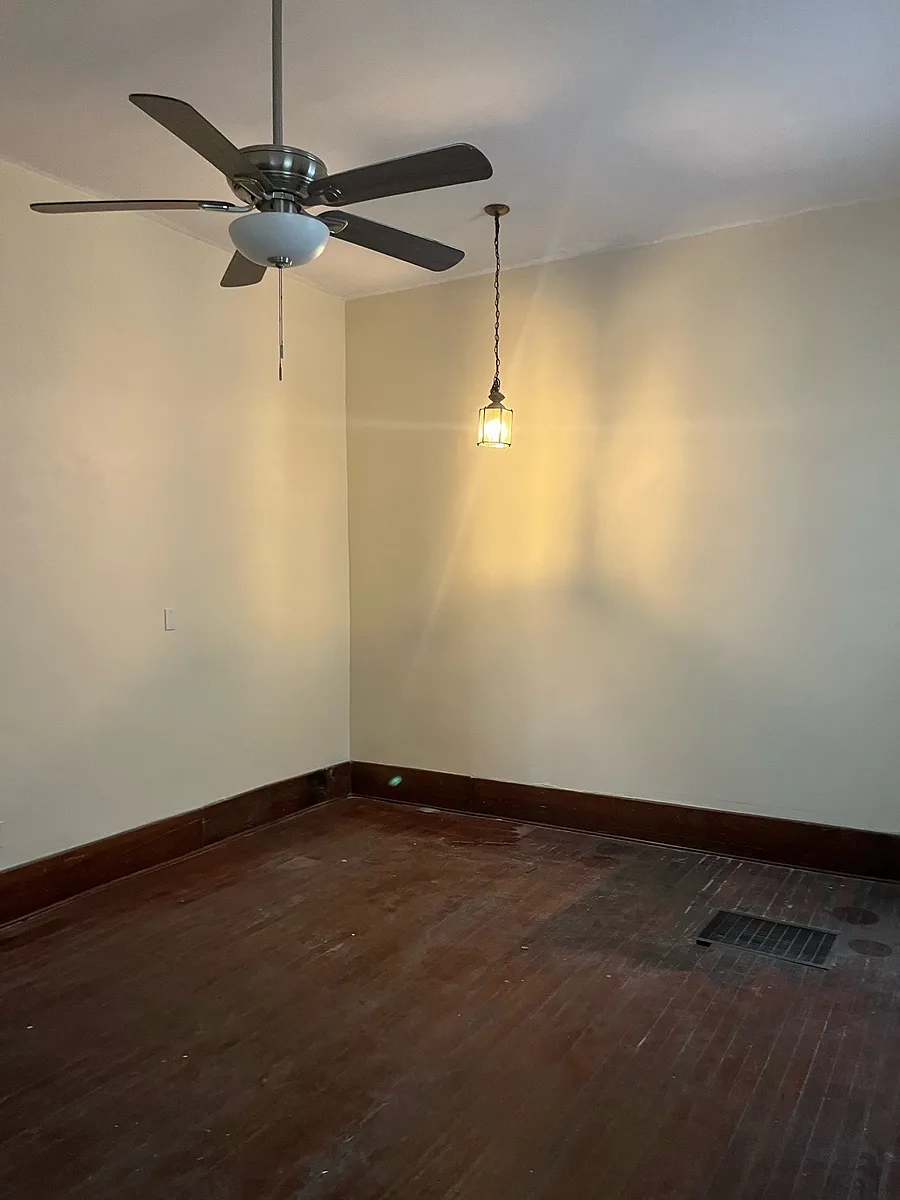 Building Photo - 303 W 37th St #B