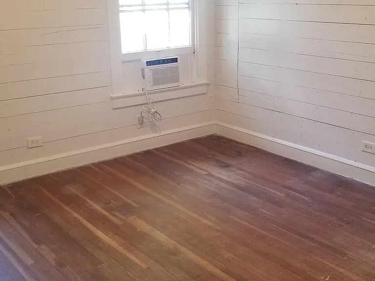 1403 Burns Blvd — Photo 5