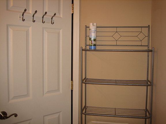 4th image of 1222 Crestwood Dr