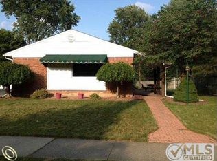 2515 Boxford St, Trenton, MI 48183