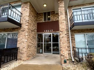 18217 Hart Dr APT 1A, Homewood, IL 60430