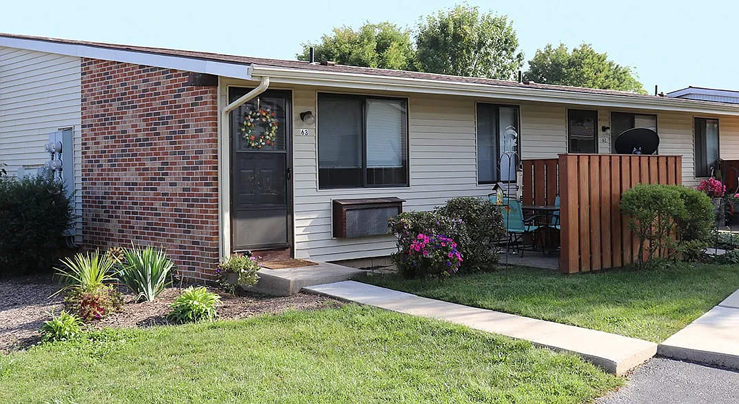 Sunset Ridge Apartments — Photo 1