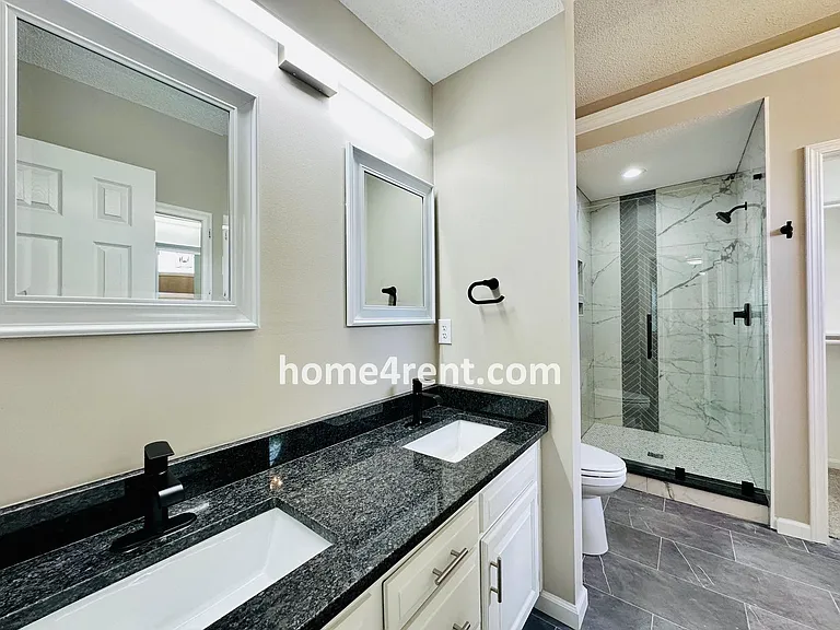 902 Sherman Pkwy — Photo 36