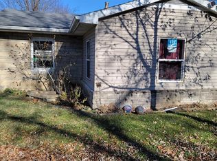 208 E Columbia St, Roachdale, IN
