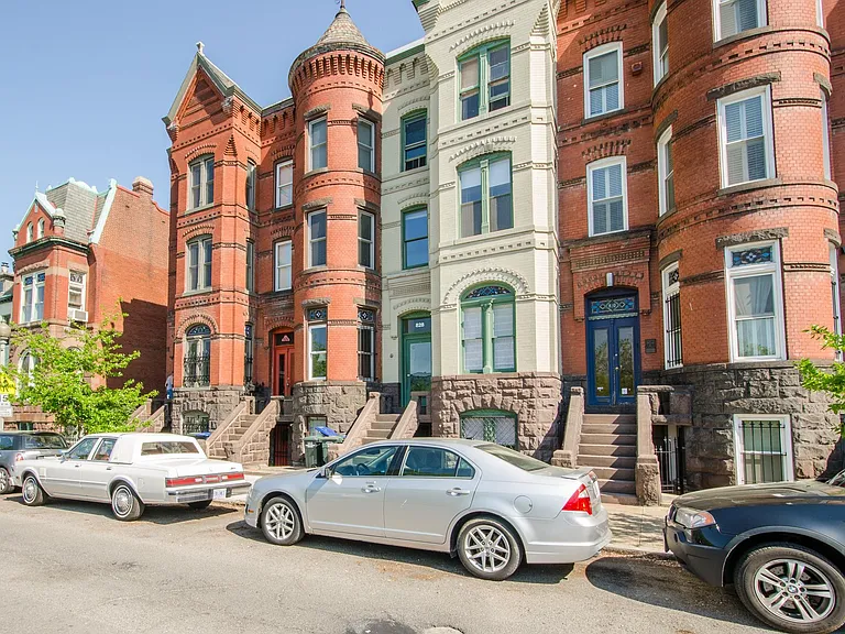 828 D St SE #1 — Photo 4